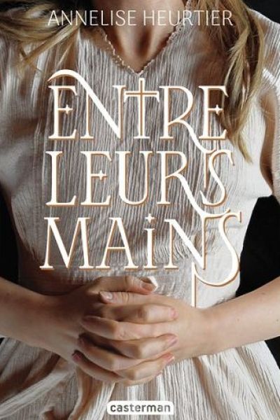 couverture entre leurs mains